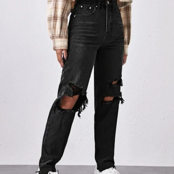 SHEIN High-Wasted Black Ripped Mom Jeans - Picture 3 of 6